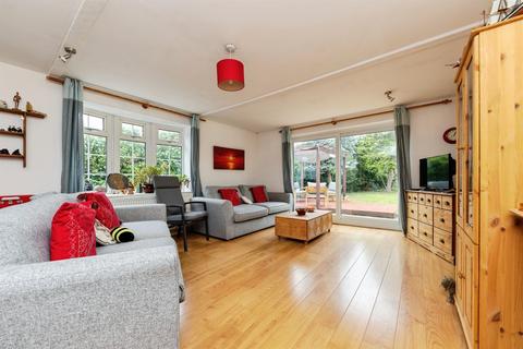 5 bedroom detached bungalow for sale, North Avenue, Letchworth Garden City
