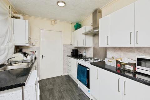 3 bedroom semi-detached house for sale, Derby Street, Burton-On-Trent
