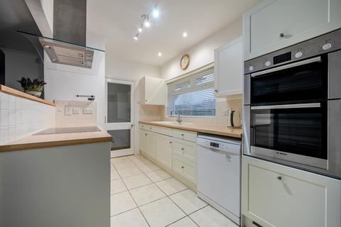 4 bedroom bungalow for sale, Beverley Gardens, Reading RG10