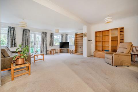 4 bedroom bungalow for sale, Beverley Gardens, Reading RG10