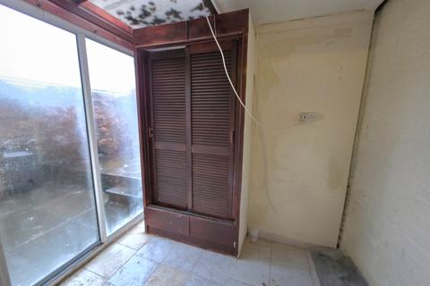 3 bedroom terraced house for sale, Willow Close, Warwickshire CV12