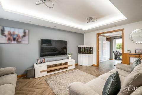 undefined, Crocus Way, Rushden, NN10 0UP