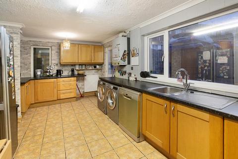 3 bedroom end of terrace house for sale, Kingsway, Teignmouth, TQ14