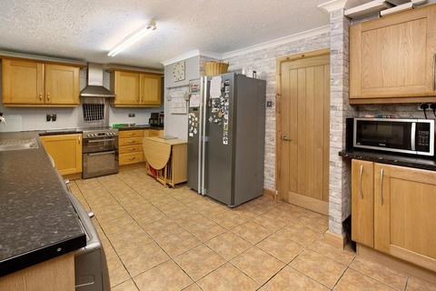 3 bedroom end of terrace house for sale, Kingsway, Teignmouth, TQ14