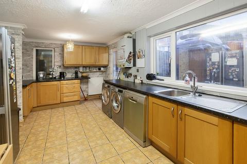 3 bedroom end of terrace house for sale, Kingsway, Teignmouth, TQ14