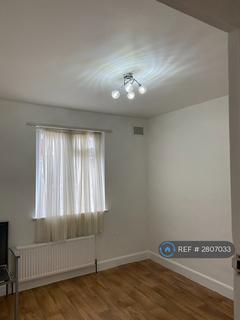 2 bedroom maisonette to rent, Deer Park Gardens, Mitcham/Morden, CR4