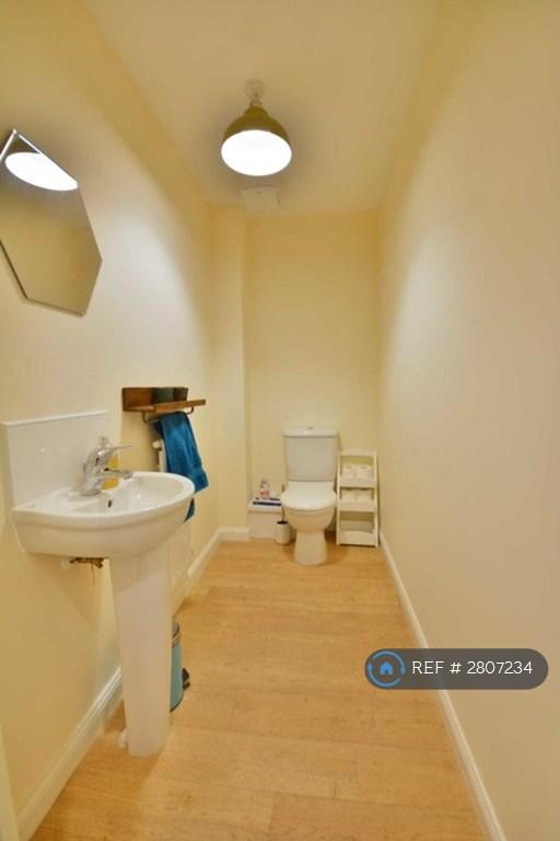 Ground Floor Cloakroom/w.c