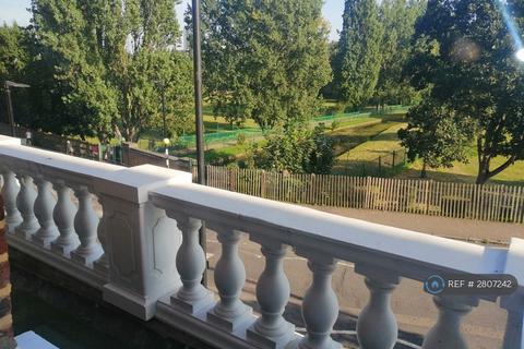 2 bedroom flat to rent, Endymion Road, London, N4