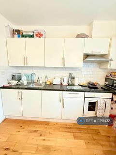 2 bedroom flat to rent, Thackeray Avenue, London, N17