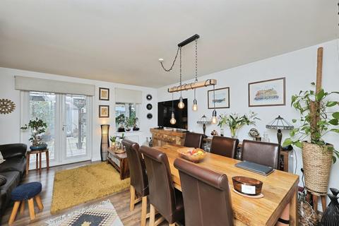 3 bedroom terraced house for sale, Walnut Way, Dereham