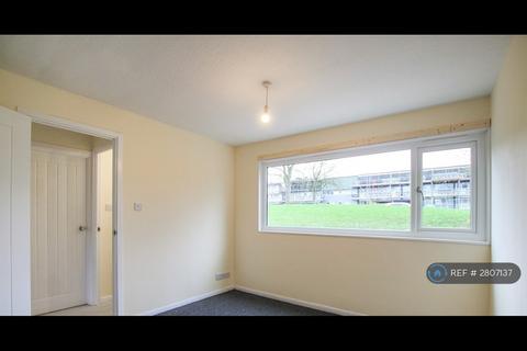 3 bedroom terraced house to rent, Crispin Road, Milton Keynes, MK13
