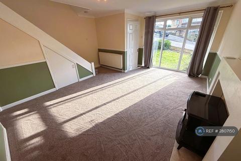 3 bedroom semi-detached house to rent, Glenwood Crescent, Sheffield, S35