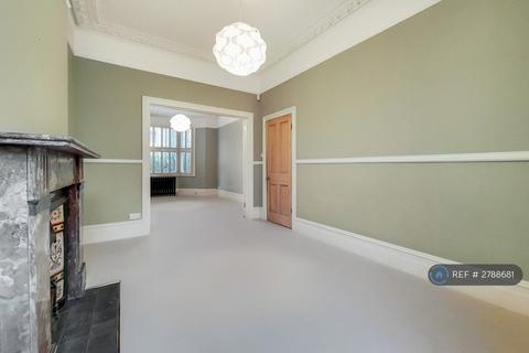 5 bedroom semi-detached house to rent, Thorney Hedge Road, London, W4