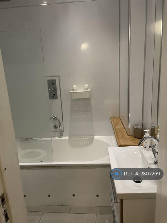 Main Bathroom Shower