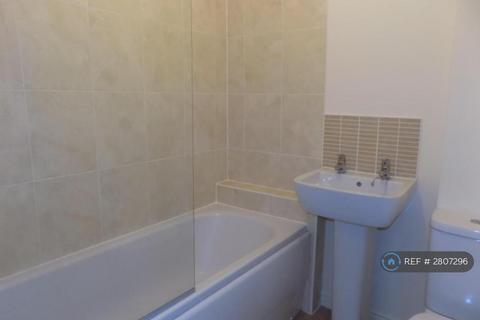 3 bedroom semi-detached house to rent, Edmundsbury Road, Duffryn, Newport, NP10