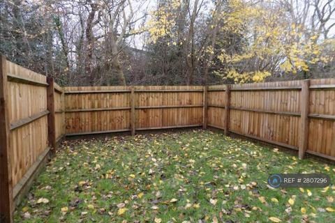 3 bedroom semi-detached house to rent, Edmundsbury Road, Duffryn, Newport, NP10