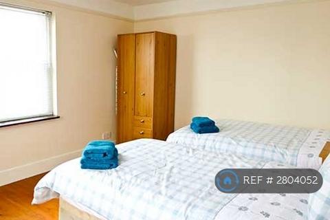 3 bedroom semi-detached house to rent, Guildford Road, Brighton, BN1
