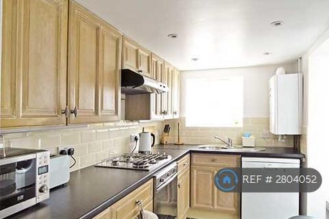 3 bedroom semi-detached house to rent, Guildford Road, Brighton, BN1