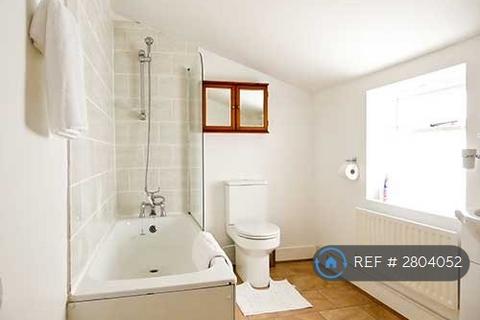 3 bedroom semi-detached house to rent, Guildford Road, Brighton, BN1