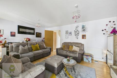 3 bedroom end of terrace house for sale, Juno Way, Wainscott, Rochester, ME3 8FD