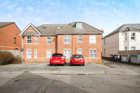 1 bedroom flat for sale, Malmesbury Park Place, Bournemouth