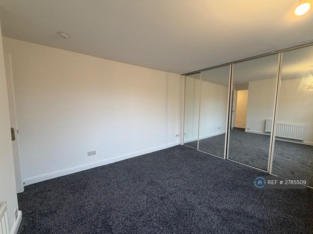 Built-In Wardrobes In Bedroom
