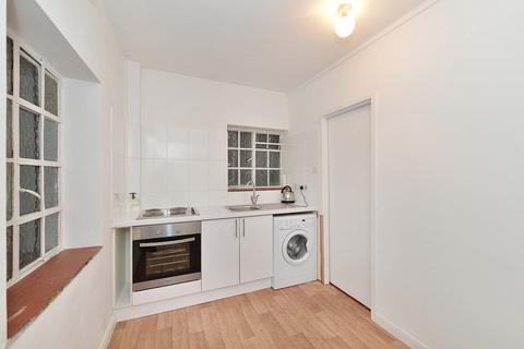 1 bedroom flat to rent, 145 Fulham Road, London SW3