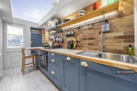 2 bedroom flat to rent, Rosebery Road, London, SW2