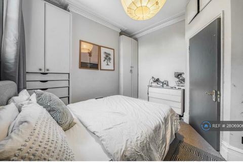2 bedroom flat to rent, Rosebery Road, London, SW2