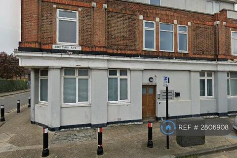 3 bedroom detached house to rent, Ruscoe Road, London, E16