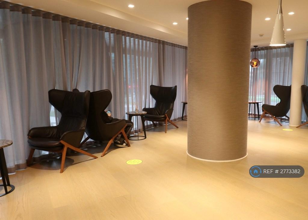 Communal Lounge1
