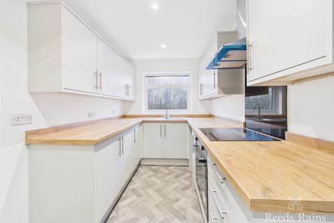 1 bedroom apartment to rent, Dukeport Court, Durham TS18