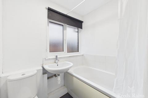 1 bedroom apartment to rent, Dukeport Court, Durham TS18