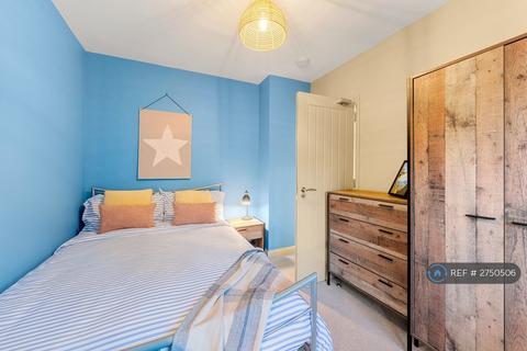 1 bedroom in a house share to rent, Weyside Gardens, Guildford, GU1