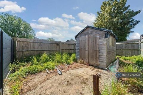 2 bedroom maisonette to rent, Snowden Avenue, Uxbridge, UB10