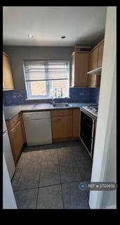 2 bedroom maisonette to rent, Snowden Avenue, Uxbridge, UB10