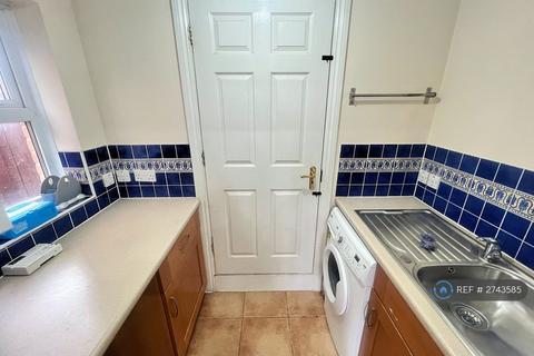 4 bedroom detached house to rent, Chilcott Close, Wembley, HA0