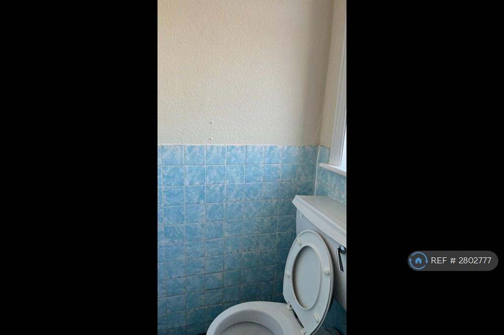 Toilet/Bathroom