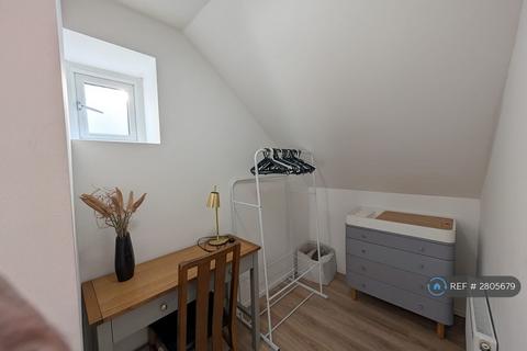 1 bedroom in a house share to rent, Caversham Road, London, NW5