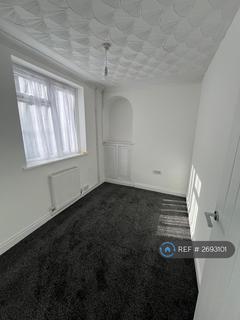 3 bedroom terraced house to rent, Alma St, Sheerness, ME12