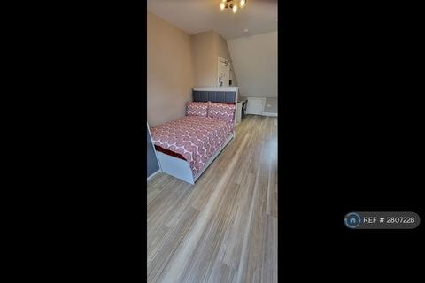 undefined, Redwood Drive, Epsom, KT19