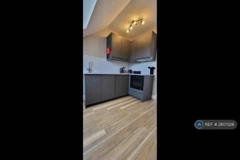 undefined, Redwood Drive, Epsom, KT19