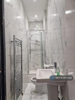 2 bedroom flat to rent, Upper Tooting Road, London, SW17