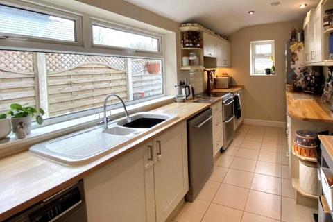 3 bedroom terraced house to rent, Milward Road, Loscoe, DE75