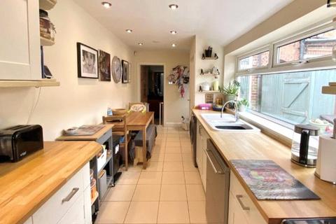 3 bedroom terraced house to rent, Milward Road, Loscoe, DE75