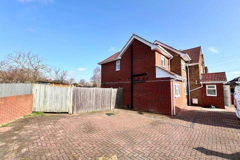 undefined, Hesa Road, Hayes UB3