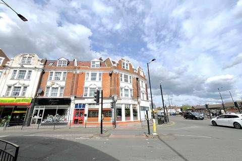 1 bedroom flat to rent, Hamlet Court Road, Westcliff-on-Sea SS0