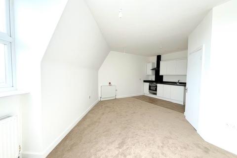 1 bedroom flat to rent, Hamlet Court Road, Westcliff-on-Sea SS0