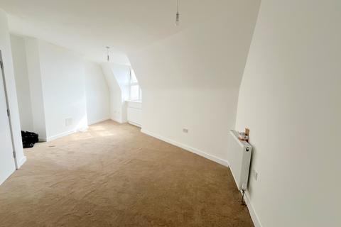 1 bedroom flat to rent, Hamlet Court Road, Westcliff-on-Sea SS0