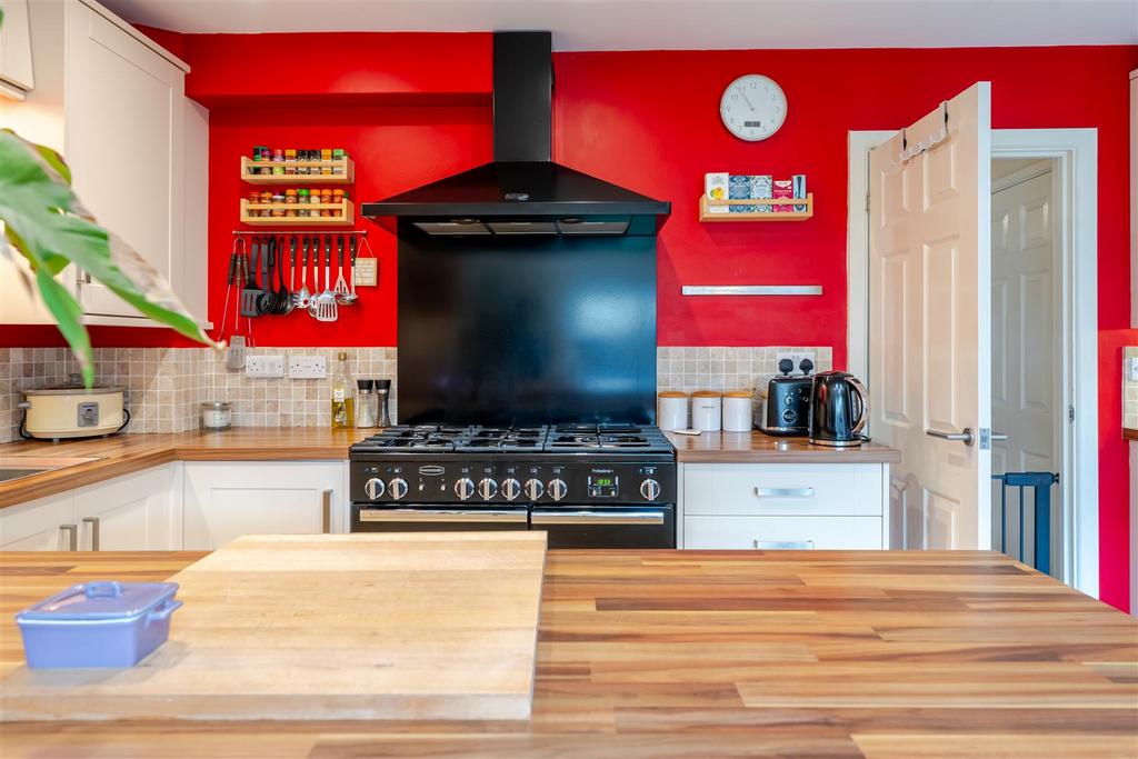 37 North End Road, Yatton 43.jpg